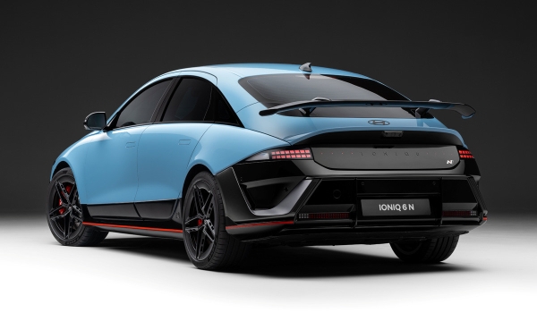 Показан драйверский Hyundai Ioniq 6 N со спецэффектами