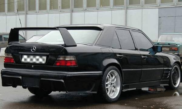 Отличительные особенности автомобиля Мерседес W124