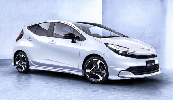 Представлен обновленный хэтчбек Toyota Aqua
