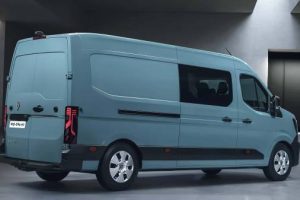 Renault Master 2024: фургон нового поколения представлен в дизельной, электрической и водородной версии