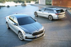 Представлена новая Skoda Superb: лифтбек и универсал