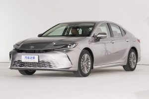 Новая Toyota Camry для Китая: не только гибрид