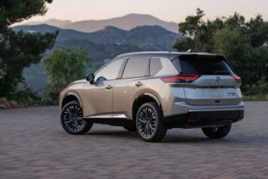 Nissan X-Trail 2024 (Rogue): плановый рестайлинг четвертого поколения