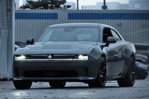 Предсерийный Dodge Charger: без камуфляжа и с ДВС