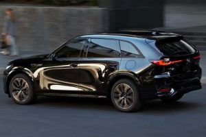 Mazda CX-70 2024: третий кроссовер премиального семейства с классической компоновкой