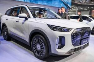 Chery Tiggo 9 PHEV 2024: новый гибридный кроссовер скоро появится в России. Фото и характеристик