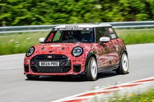 Хот-хэтч Mini John Cooper Works сменит поколение