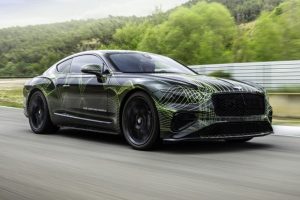 Новый Bentley Continental GT показан в легком камуфляже