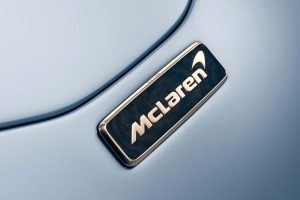 Дайджест дня: кроссовер McLaren, подорожавшая парковка и другие события индустрии