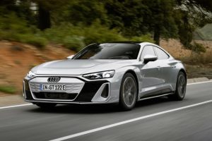 Обновленный седан Audi e-tron GT представлен в трех версиях