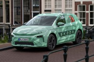 Кроссовер Skoda Elroq дебютировал в камуфляже