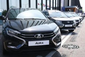 АвтоВАЗ планирует создать отдельный бренд Aura для более дорогих автомобилей. Первенцем станет удлиненный седан Лада Аура