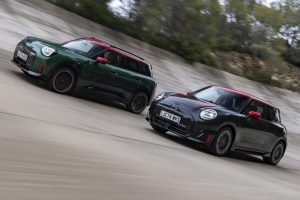 Показаны мощные JCW-версии электромобилей Mini Cooper и Aceman