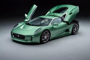 Cуперкар Jaguar C-X75 наконец-то добрался до дорог общего пользования