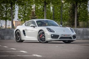 Две двери, два места и строгие правила клуба: опыт владения Porsche Cayman S (981)