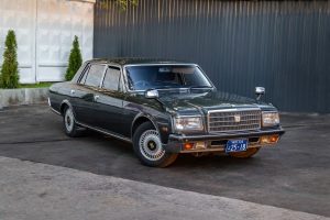 Национальное достояние: опыт владения Toyota Century первого поколения 1991 года