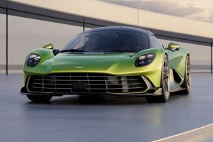 Среднемоторный гиперкар Aston Martin Valhalla: серийная версия