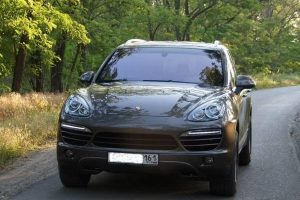 Как снять фары с Porsche Cayenne? Не лишним будет знать