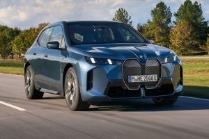 Представлен обновленный электрический кроссовер BMW iX