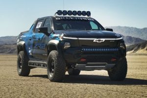 Гоночный пикап Chevrolet Silverado EV ZR2 предвестил новую топ-версию