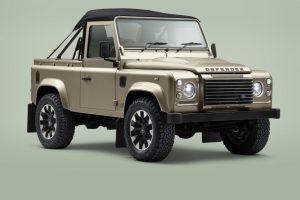 Классический Defender 90: вторая жизнь с V8 и открытым верхом
