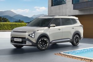 Трехрядный кроссовер Kia Carens Clavis: рестайлинг и новые опции