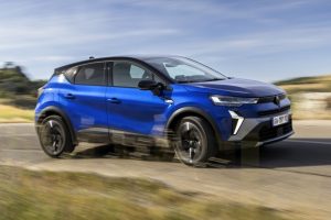 На кроссоверах Renault дебютировала новая гибридная система