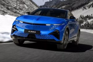 Представлен трехмоторный кроссовер Alpine A390