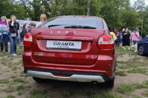Лада Гранта Active Cross: лифтбек получил версию Кросс. Первые «живые» фото и предварительные цены