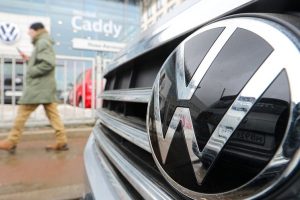 Крупный немецкий автомобильный концерн убедил 20 тыс. сотрудников уйти по собственному желанию