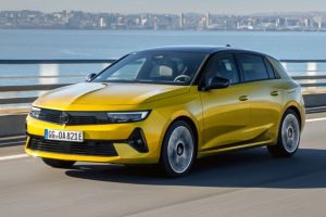 Гибридный Opel Astra променял «автомат» на «робот» и стал мощнее