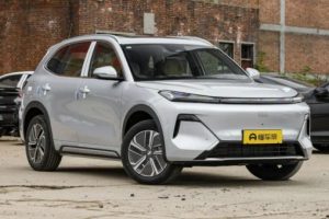 Geely EX5 EM-i 2025: в России скоро появится новый гибридный кроссовер (переименованный Galaxy Starship 7). Фото, подробности и предварительные цены