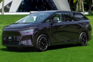 Гибридный минивэн Xpeng X9 пообещал дальность хода свыше 1600 км