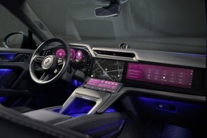 Показан салон электрического кроссовера Porsche Cayenne