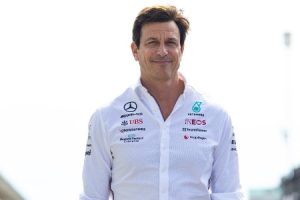Тото Вольфф близок к продаже части акций «Мерседеса», команда оценивается в $6 млрд — СМИ