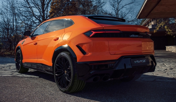 Суперкроссовер Lamborghini Urus стал подзаряжаемым гибридом