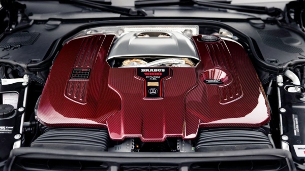 Суперкар Brabus 1000 похвастал избыточной тягой