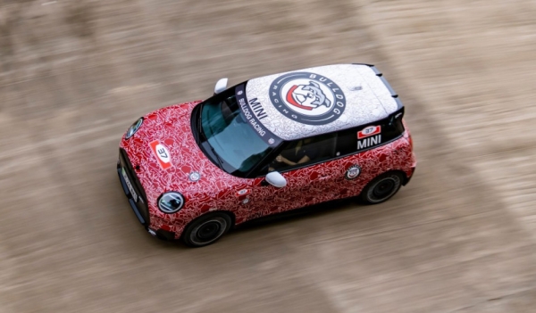 Хот-хэтч Mini John Cooper Works E: теперь и на батарейках