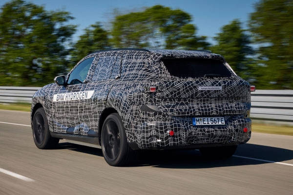 Новый BMW X5: первые официальные фотографии