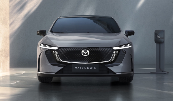 «Шестерка» по-новому: заднеприводный лифтбек Mazda EZ-6