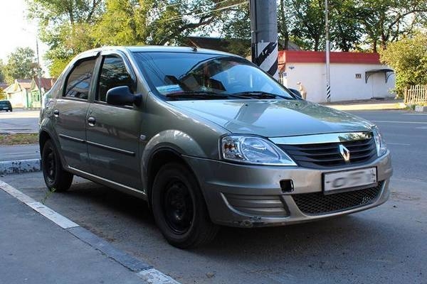 Что лучше - Renault Logan или Renault Sandero? Сравниваем французов