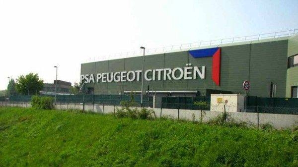 Семейство минивэнов Citroen пополнится механической КПП - специально для России