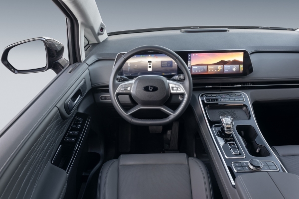 Минивэн Sollers SP7: старт продаж и цены