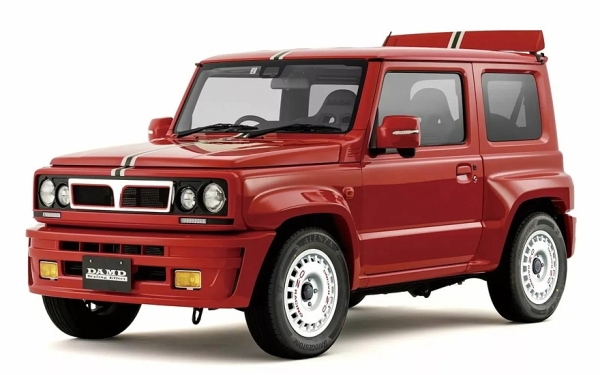 Suzuki Jimny встретит Новый год в масках Lancia Delta Integrale и Renault 5 Turbo