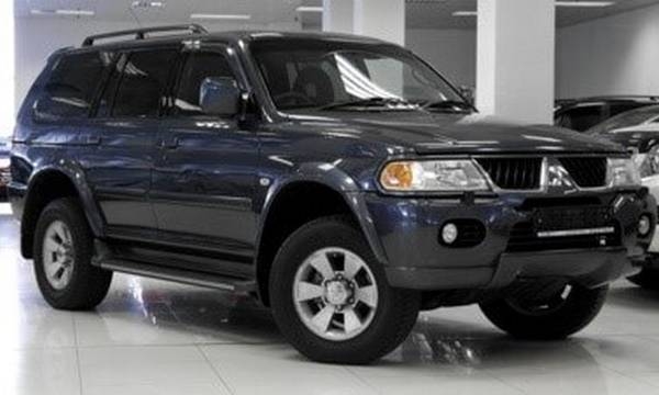 Японский внедорожник Mitsubishi Pajero 2