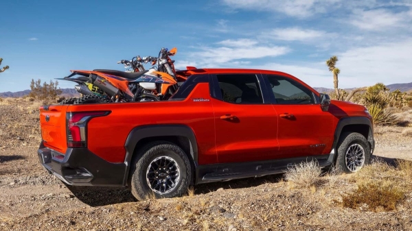 Пикап Chevrolet Silverado EV: внедорожная версия Trail Boss и другие обновки