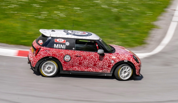 Хот-хэтч Mini John Cooper Works сменит поколение