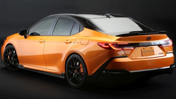 Toyota Camry и Corolla Cross принарядились для тюнинг-шоу SEMA Toyota Camry и Corolla Cross принарядились для тюнинг-шоу SEMA