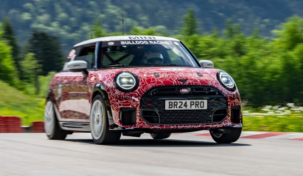 Хот-хэтч Mini John Cooper Works сменит поколение