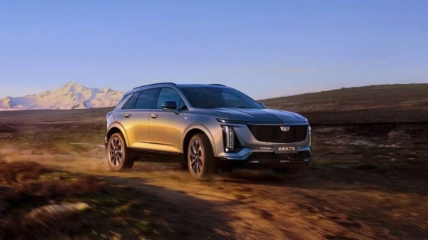 Новое поколение кроссовера Cadillac XT5 показано в Китае